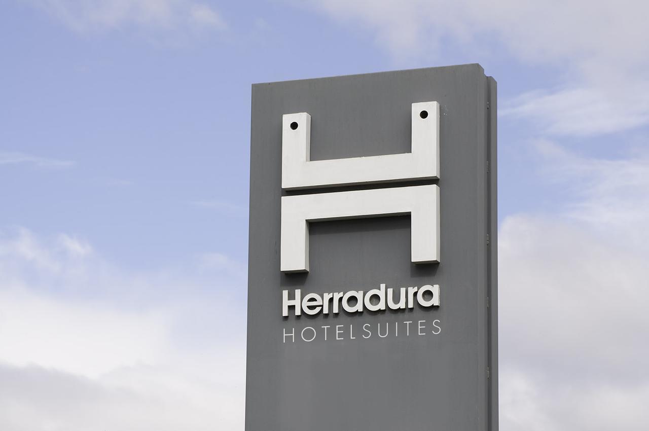 Herradura Hotel Suites Neuquén Exteriör bild